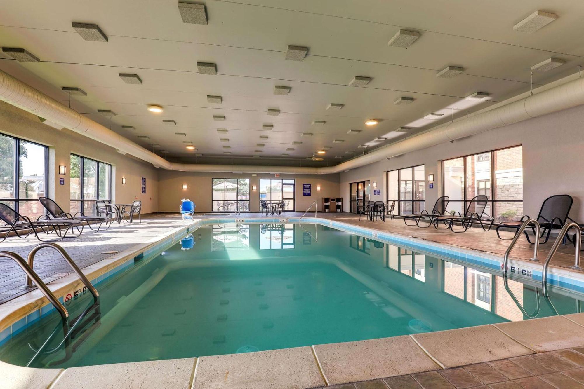 Drury Inn & Suites St Joseph Saint Joseph Bagian luar foto